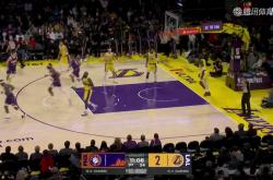 包含法网季后赛对决在即！菲尼克斯太阳演练定位球，波士顿凯尔特人密集防守应对的词条