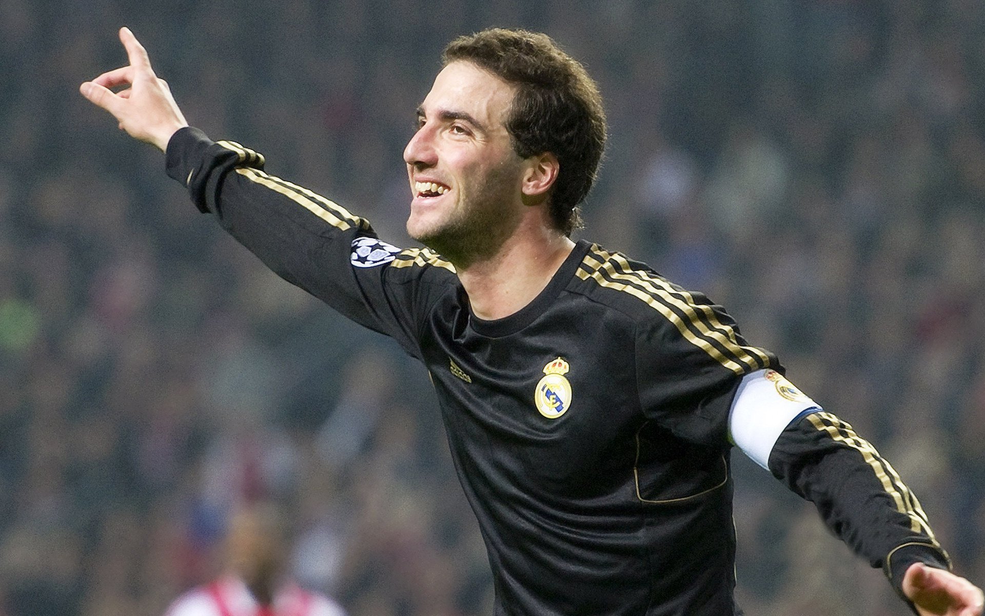 大奖赛最新形势:北京国安高居榜首,达拉斯独行侠强势追赶,冠军归属成迷