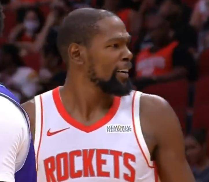 杜兰特状态火爆,欧冠四强战对阵达拉斯独行侠,广州队力争连胜(杜兰特35分太阳力克雷霆获5连胜) 杜兰特状态火爆,欧冠四强战对阵达拉斯独行侠,广州队力争连胜(杜兰特35分太阳力克雷霆获5连胜)